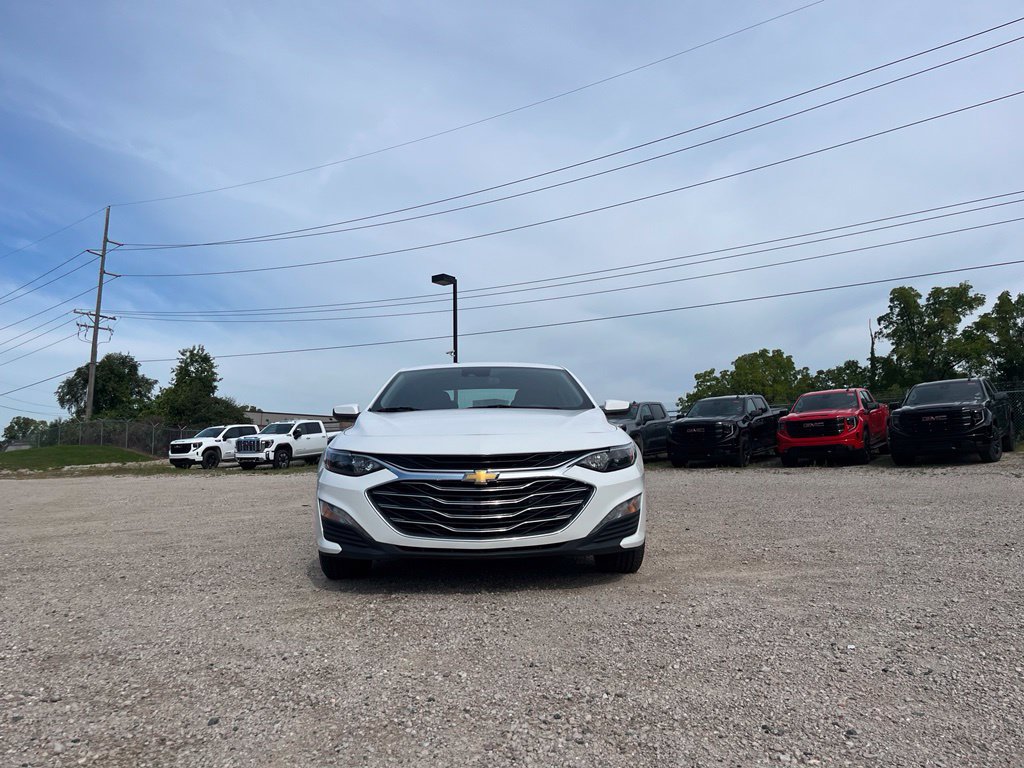 Used 2024 Chevrolet Malibu LT FWD image 3