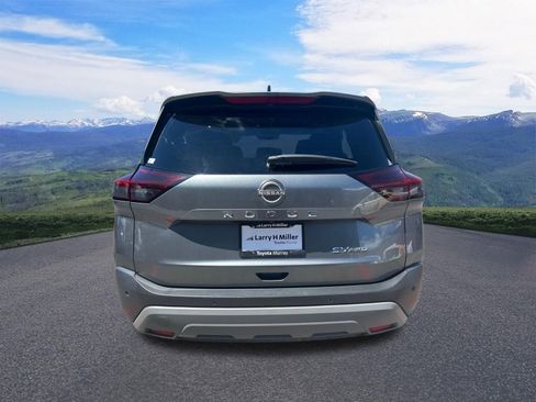 Used 2023 Nissan Rogue SV AWD/4WD image 4
