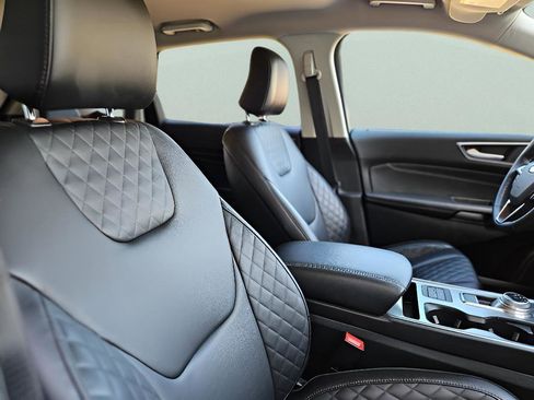 Used 2024 Ford Edge Titanium AWD/4WD image 14