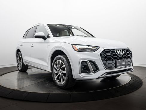 Used 2024 Audi Q5 2.0T Premium Plus w/ Premium Plus Package AWD/4WD image 2
