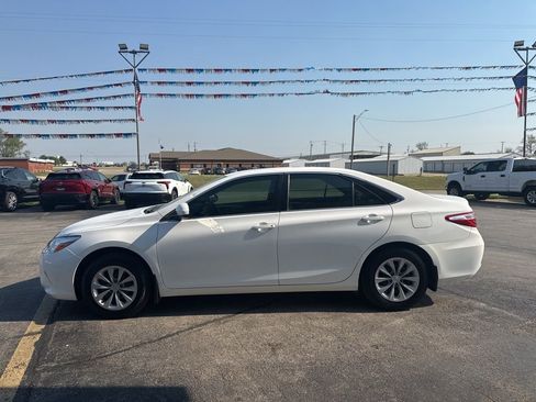 Used 2017 Toyota Camry LE image 8