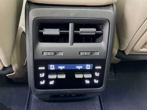 Used 2025 Porsche Macan Electric image 26