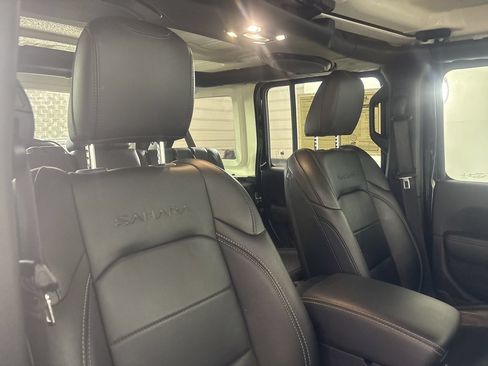 Used 2021 Jeep Wrangler Unlimited Sahara AWD/4WD image 27