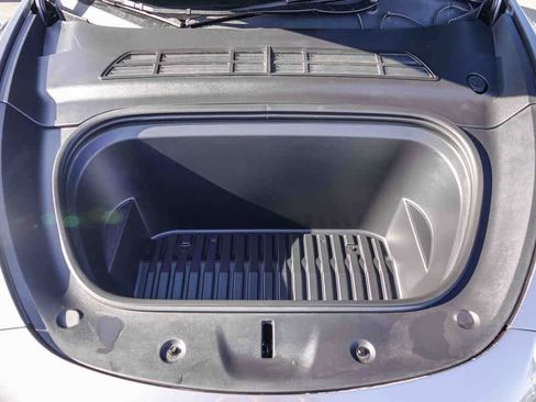 Used 2025 Tesla Model Y Long Range image 24