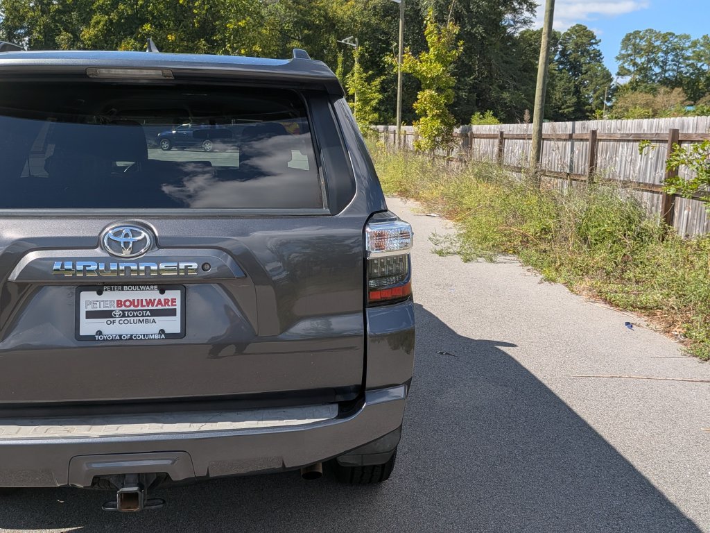 Used 2019 Toyota 4Runner SR5 AWD/4WD image 7