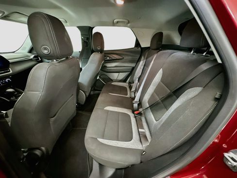 Used 2025 Chevrolet TrailBlazer LT AWD/4WD image 28