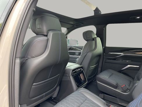 New 2026 Cadillac Escalade IQ Sport 1 w/ LPO, ONYX Package AWD/4WD image 21