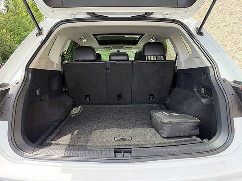 Used 2020 Volkswagen Tiguan SE w/ Panoramic Sunroof Package AWD/4WD image 31
