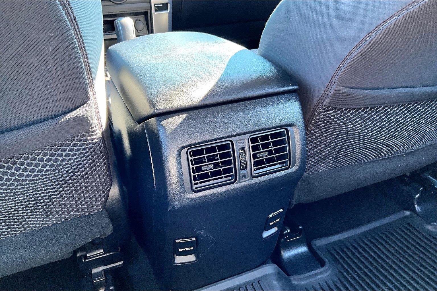 Used 2018 Toyota 4Runner SR5 AWD/4WD image 11
