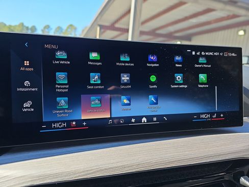 New 2026 BMW 330i Sedan w/ Premium Package image 23