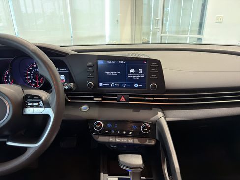 Used 2023 Hyundai Elantra SEL FWD image 17