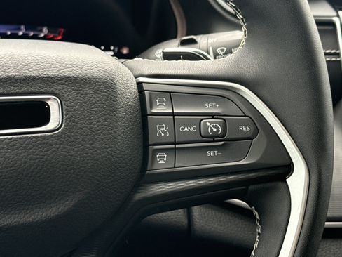 Used 2024 Jeep Grand Cherokee L Laredo AWD/4WD image 29