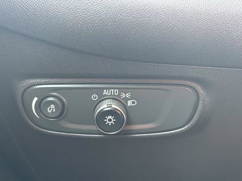 Used 2023 Chevrolet Equinox LT FWD image 30