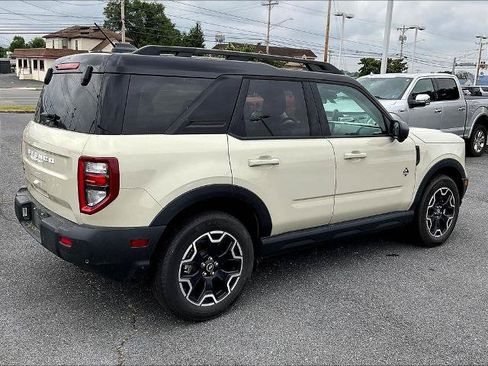 Certified 2025 Ford Bronco Sport Outer Banks w/ Outer Banks Tech Package+ AWD/4WD image 4