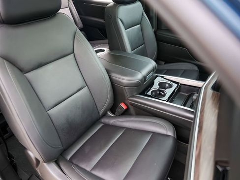 Used 2025 Chevrolet Tahoe LT w/ Comfort Package image 34