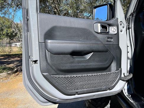 Used 2022 Jeep Wrangler Unlimited Rubicon w/ Trailer Tow Package image 17