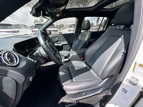 Used 2023 Mercedes-Benz EQB 300 4MATIC image 22