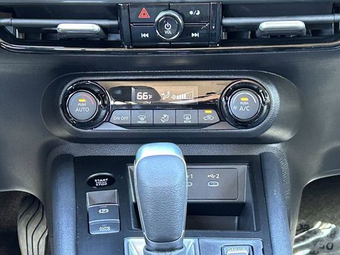 Used 2026 Nissan Kicks SV image 15