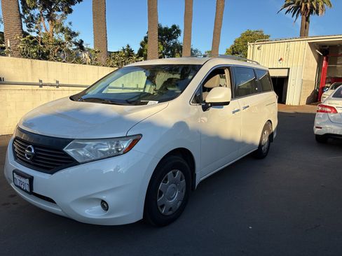 Used 2015 Nissan Quest S image 1