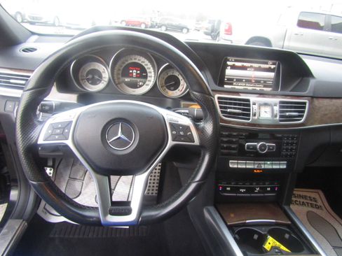 Used 2015 Mercedes-Benz E 350 4MATIC Sedan w/ Premium 1 Package image 22