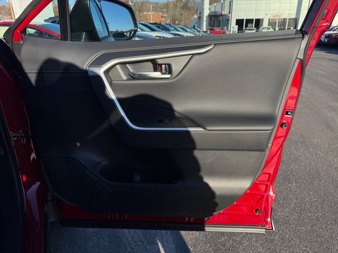 New 2025 Toyota RAV4 Limited image 29