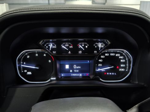Used 2023 GMC Sierra 2500 AT4 w/ AT4 Preferred Package AWD/4WD image 9