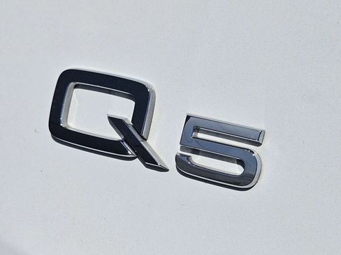 Used 2023 Audi Q5 2.0T Premium w/ Convenience Package image 29