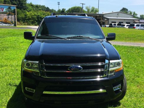 Used 2017 Ford Expedition Limited RWD image 5