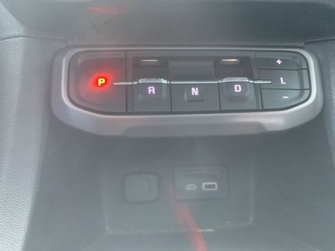 Used 2021 GMC Acadia AT4 w/ Technology Package image 31