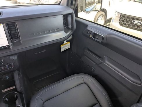 New 2025 Ford Bronco Badlands image 17