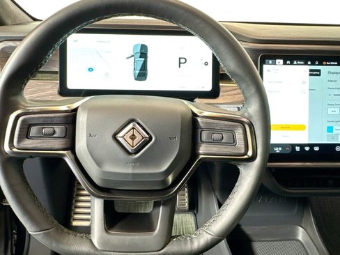 Used 2022 Rivian R1S Launch Edition image 10