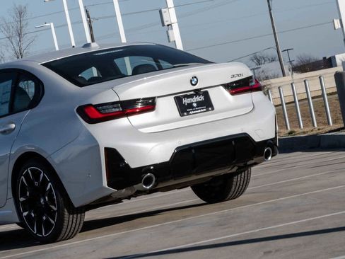 New 2026 BMW 330i Sedan w/ M Sport Package image 5