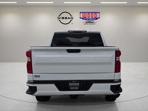 Used 2022 Chevrolet Silverado 1500 Custom w/ Safety Confidence Package AWD/4WD image 4