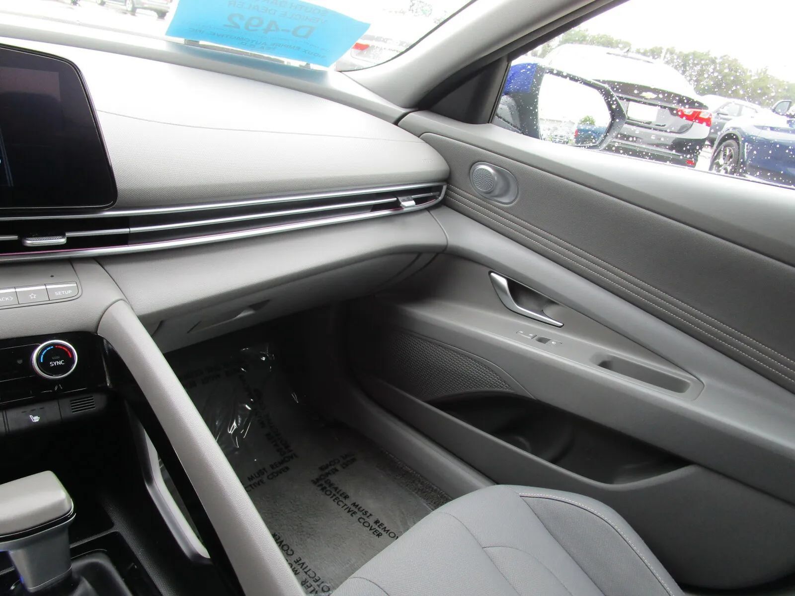 Used 2025 Hyundai Elantra SEL FWD image 13