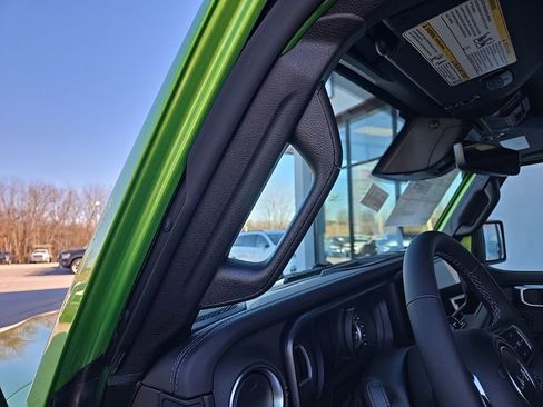 New 2026 Jeep Wrangler Sahara AWD/4WD image 38