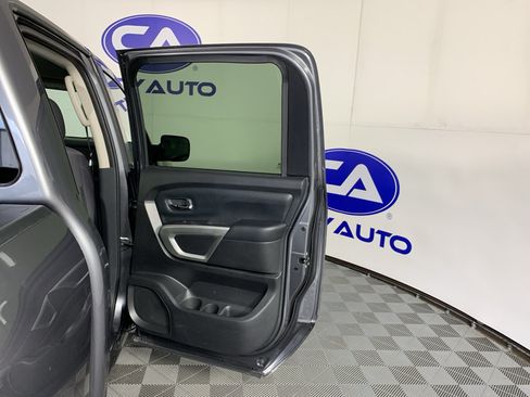 Used 2022 Nissan Titan SV RWD image 30