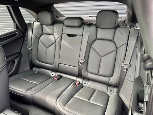 New 2026 Porsche Macan image 30