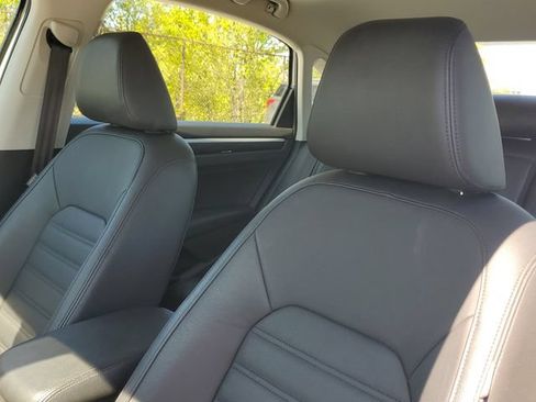 Used 2017 Volkswagen Passat 1.8T SEL Premium FWD image 17