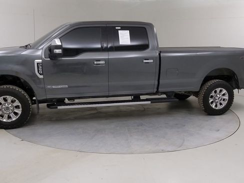 Used 2017 Ford F350 Lariat w/ Chrome Package image 19