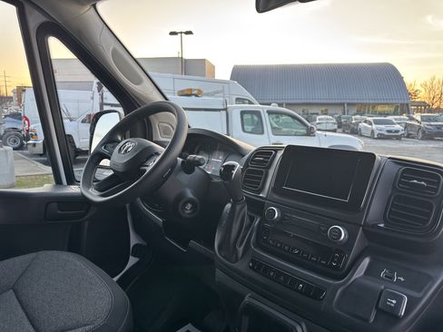 Used 2024 RAM ProMaster 2500 image 24