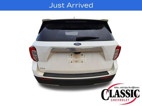 Used 2021 Ford Explorer XLT w/ Equipment Group 202A RWD image 7