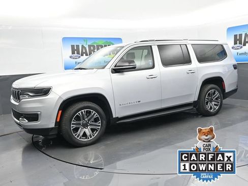 Used 2024 Jeep Wagoneer L Series II w/ Flexible Seating Group RWD image 1