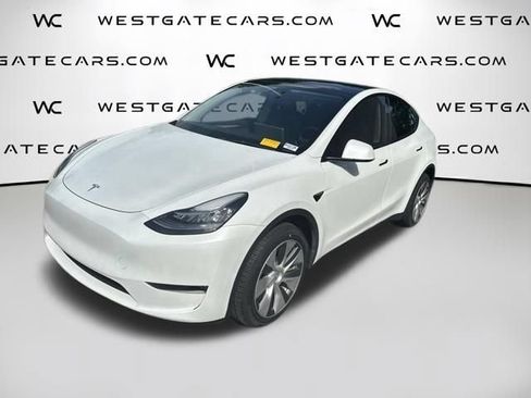 Used 2023 Tesla Model Y Long Range AWD/4WD image 1