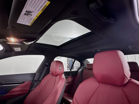 Used 2024 BMW 530i w/ Premium Package RWD image 27