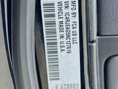 Used 2022 Jeep Grand Cherokee Laredo X RWD image 42