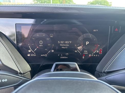 Used 2025 GMC Yukon XL AT4 Ultimate AWD/4WD image 11