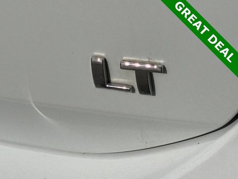 Used 2023 Chevrolet Equinox LT image 9