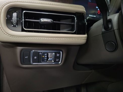 Used 2020 Lincoln Aviator Reserve w/ Equipment Group 201A image 23