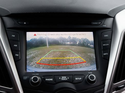 Used 2016 Hyundai Veloster image 33