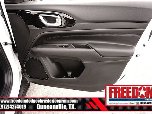 New 2026 Jeep Compass Latitude image 41